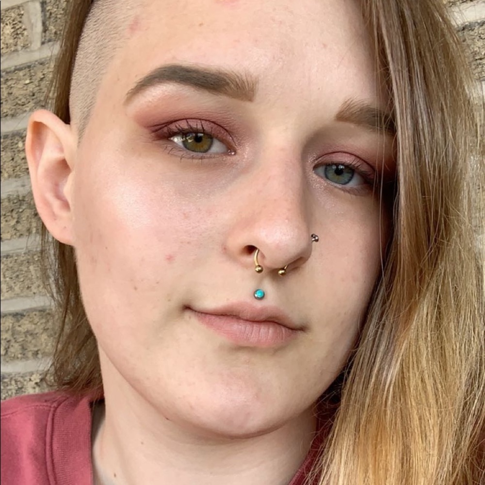 Meet your Posher, Sydni